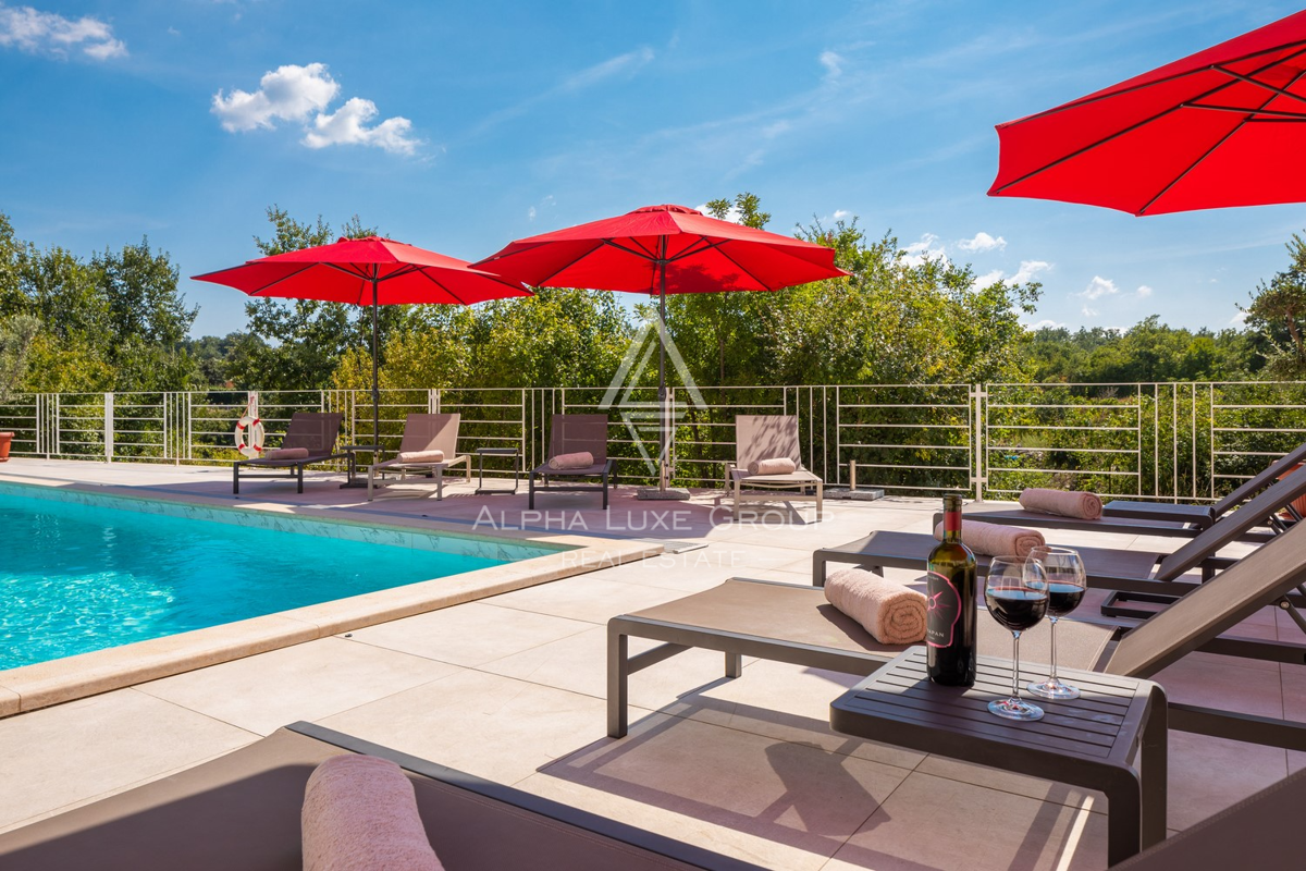 Istria, Svetvinčenat: Villa ampia con piscina e vista