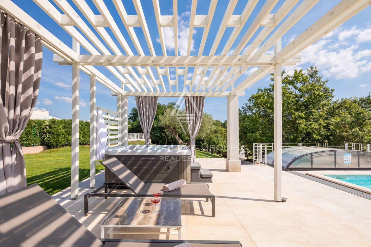 Istria, Svetvinčenat: Villa ampia con piscina e vista