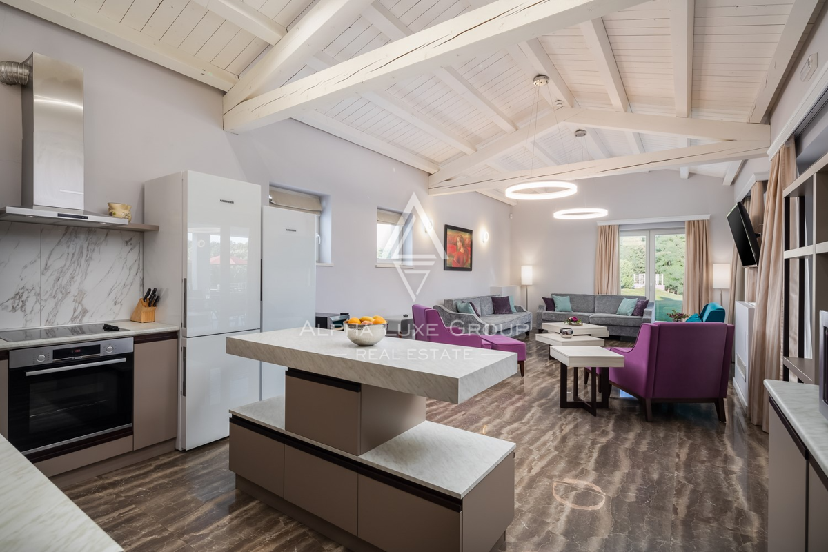 Istria, Svetvinčenat: Villa ampia con piscina e vista