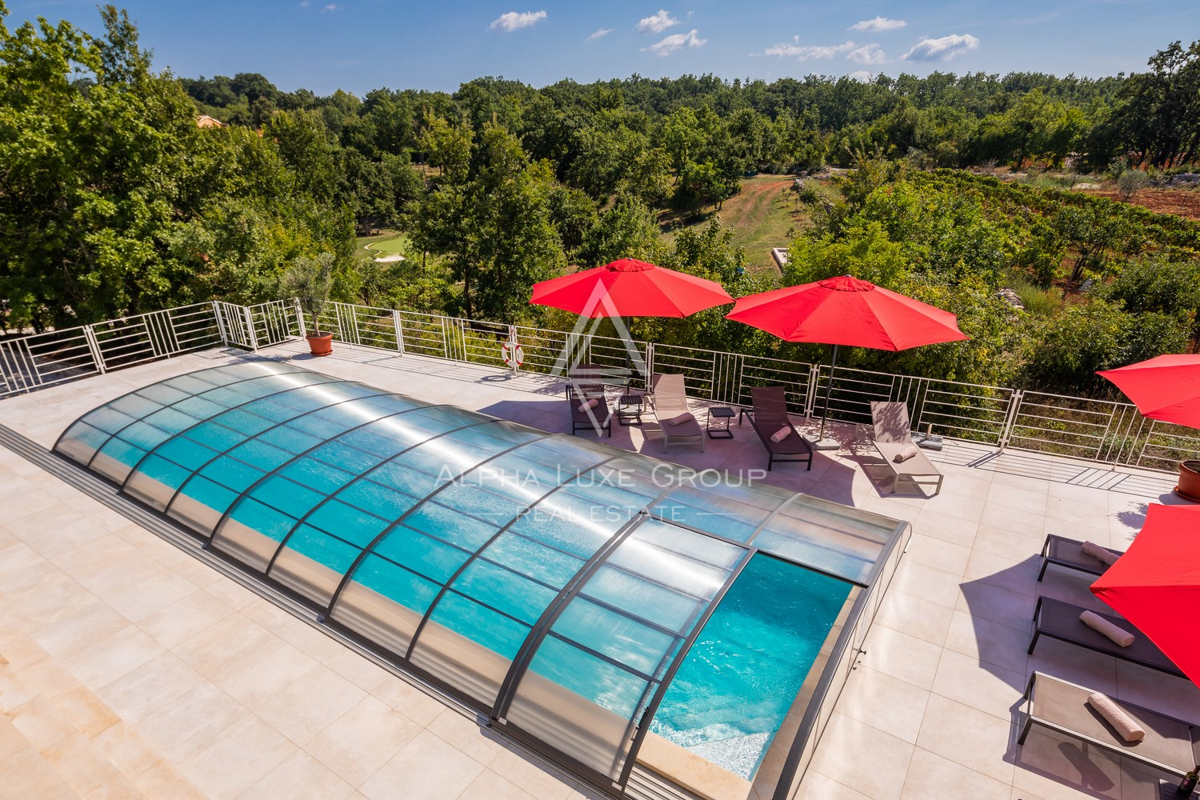 Istria, Svetvinčenat: Villa ampia con piscina e vista