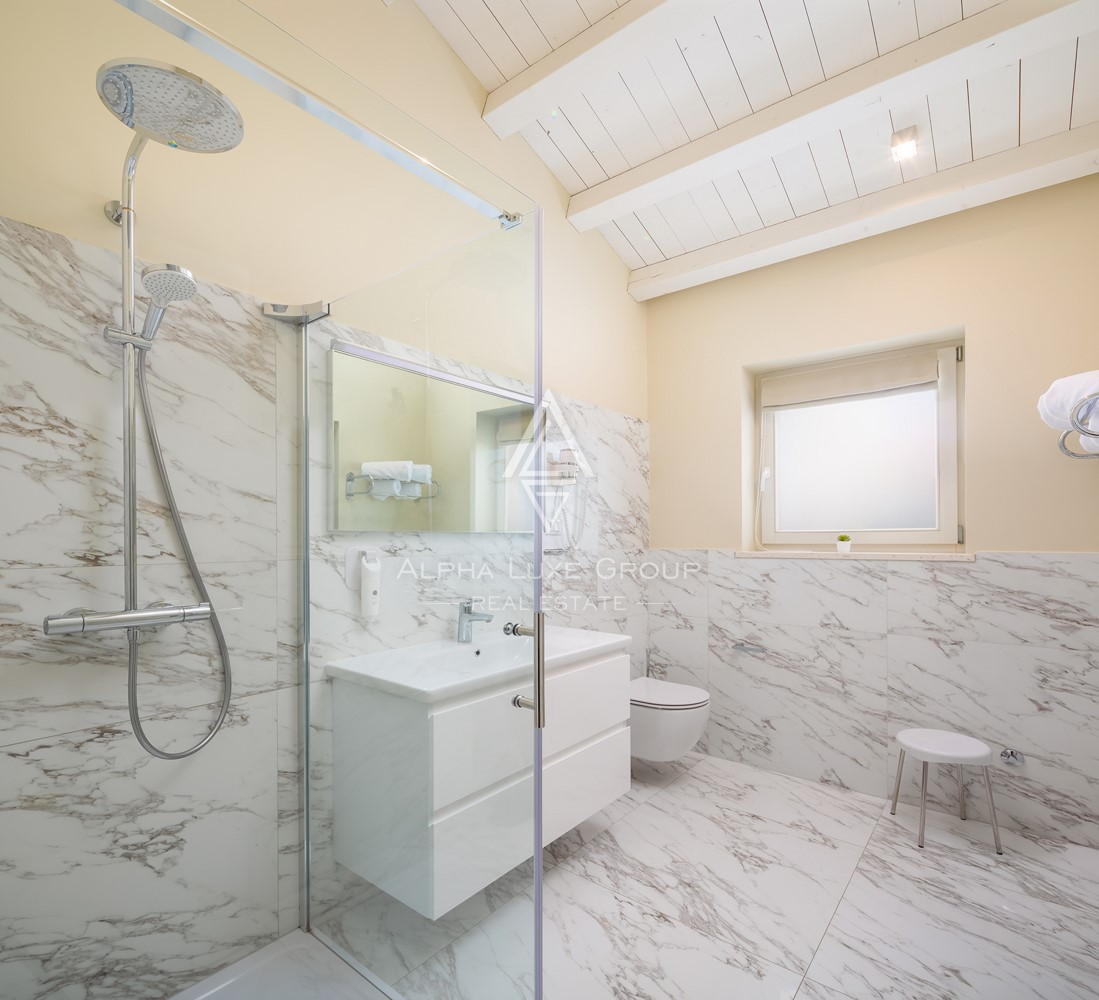 Istria, Svetvinčenat: Villa ampia con piscina e vista