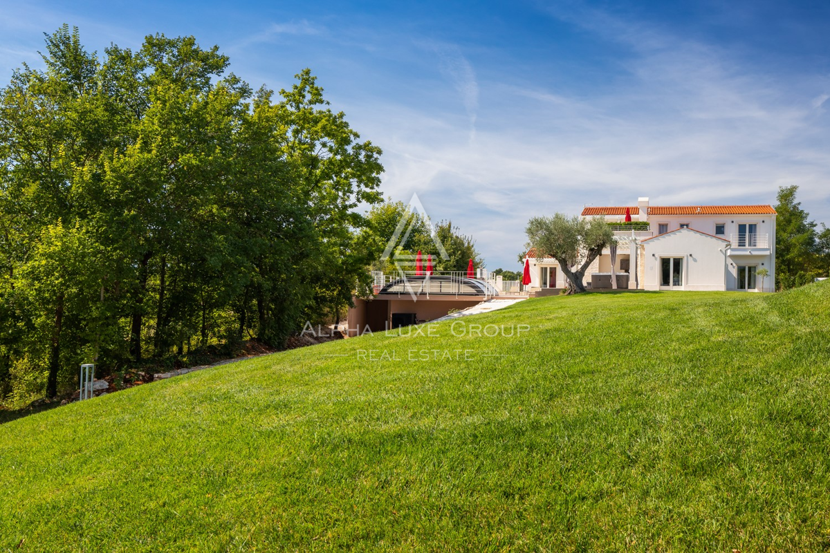 Istria, Svetvinčenat: Villa ampia con piscina e vista