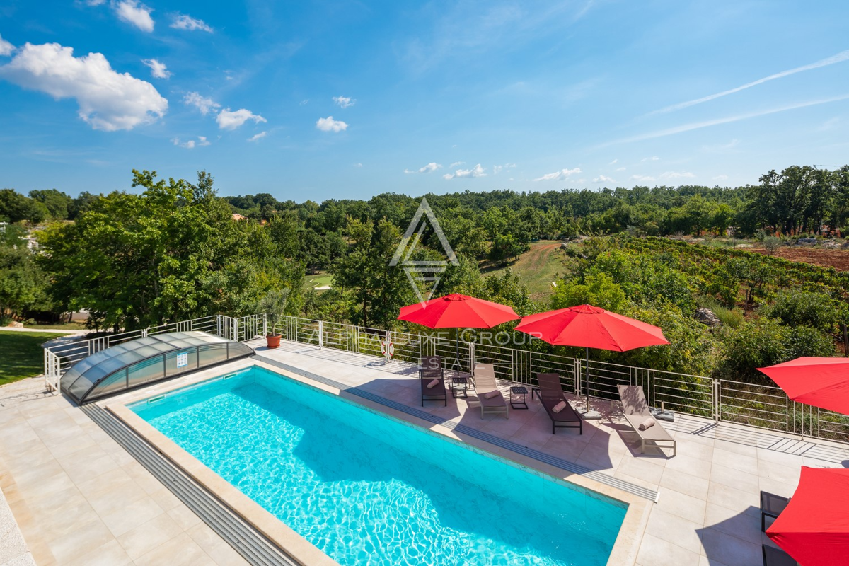 Istria, Svetvinčenat: Villa ampia con piscina e vista