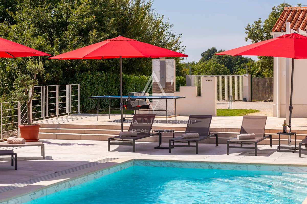 Istria, Svetvinčenat: Villa ampia con piscina e vista