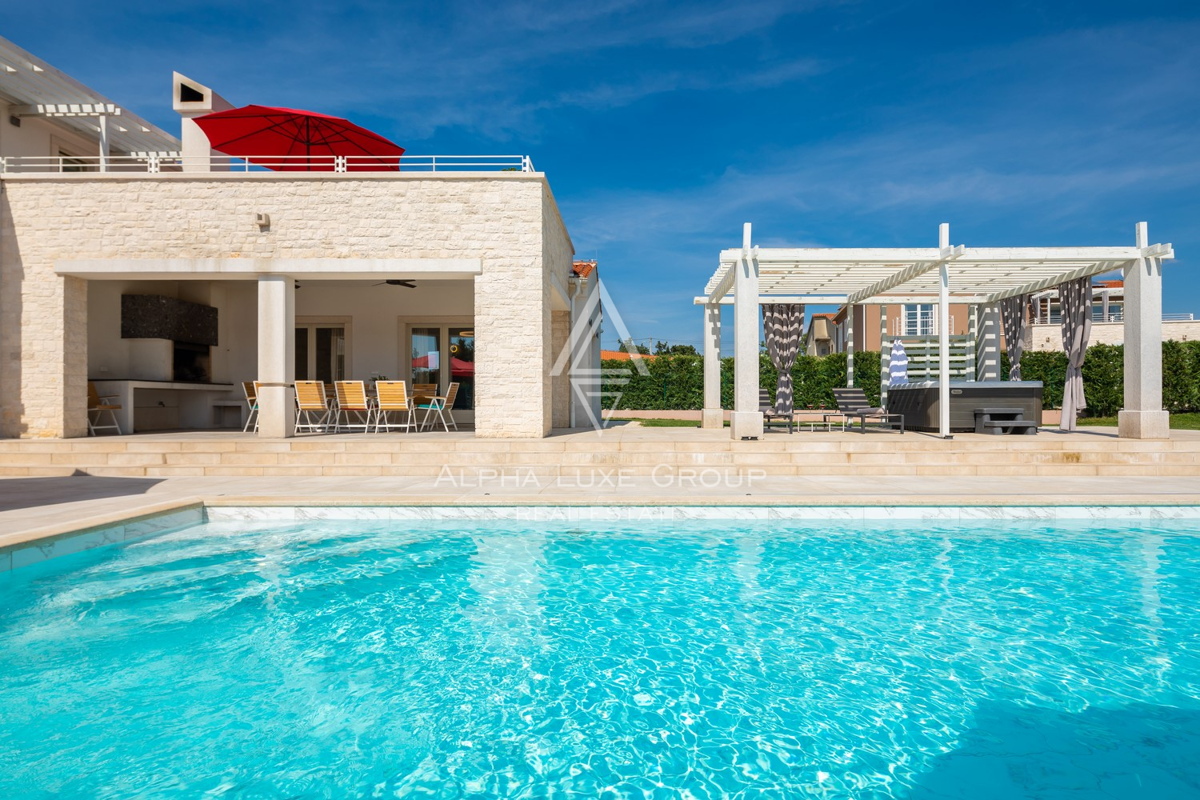 Istria, Svetvinčenat: Villa ampia con piscina e vista