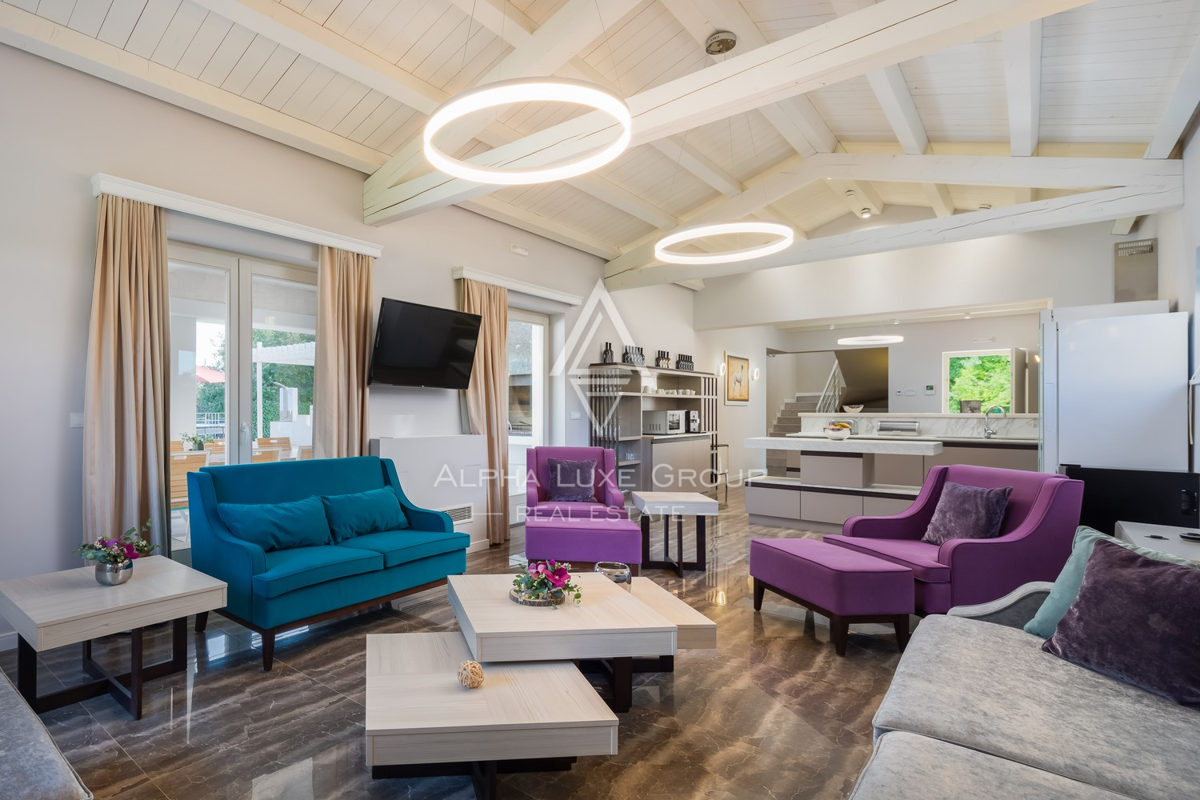 Istria, Svetvinčenat: Villa ampia con piscina e vista