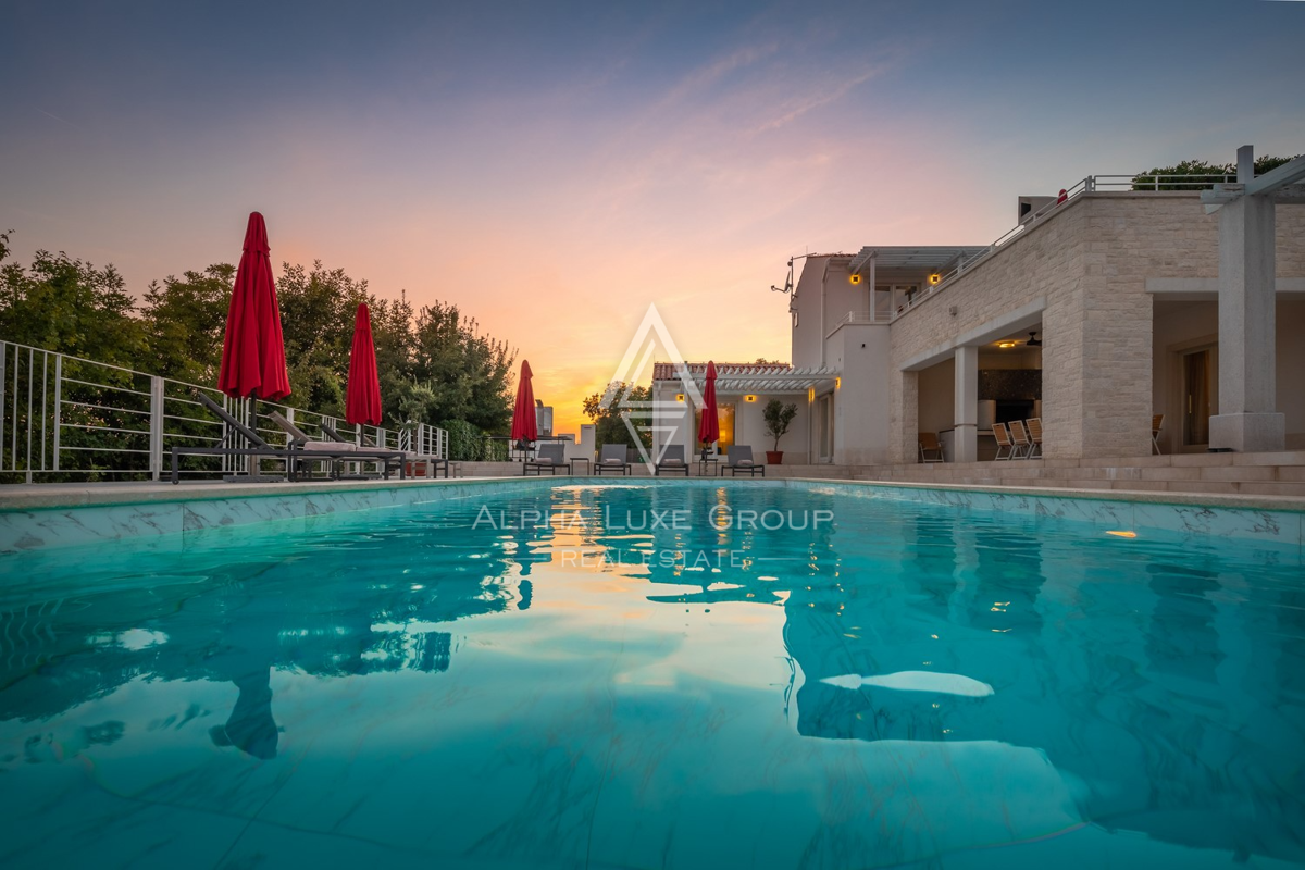 Istria, Svetvinčenat: Villa ampia con piscina e vista