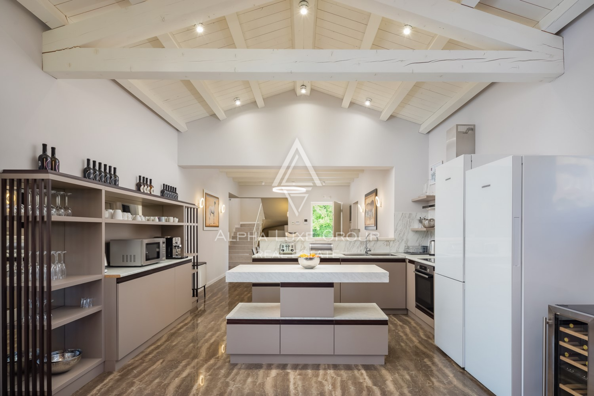 Istria, Svetvinčenat: Villa ampia con piscina e vista