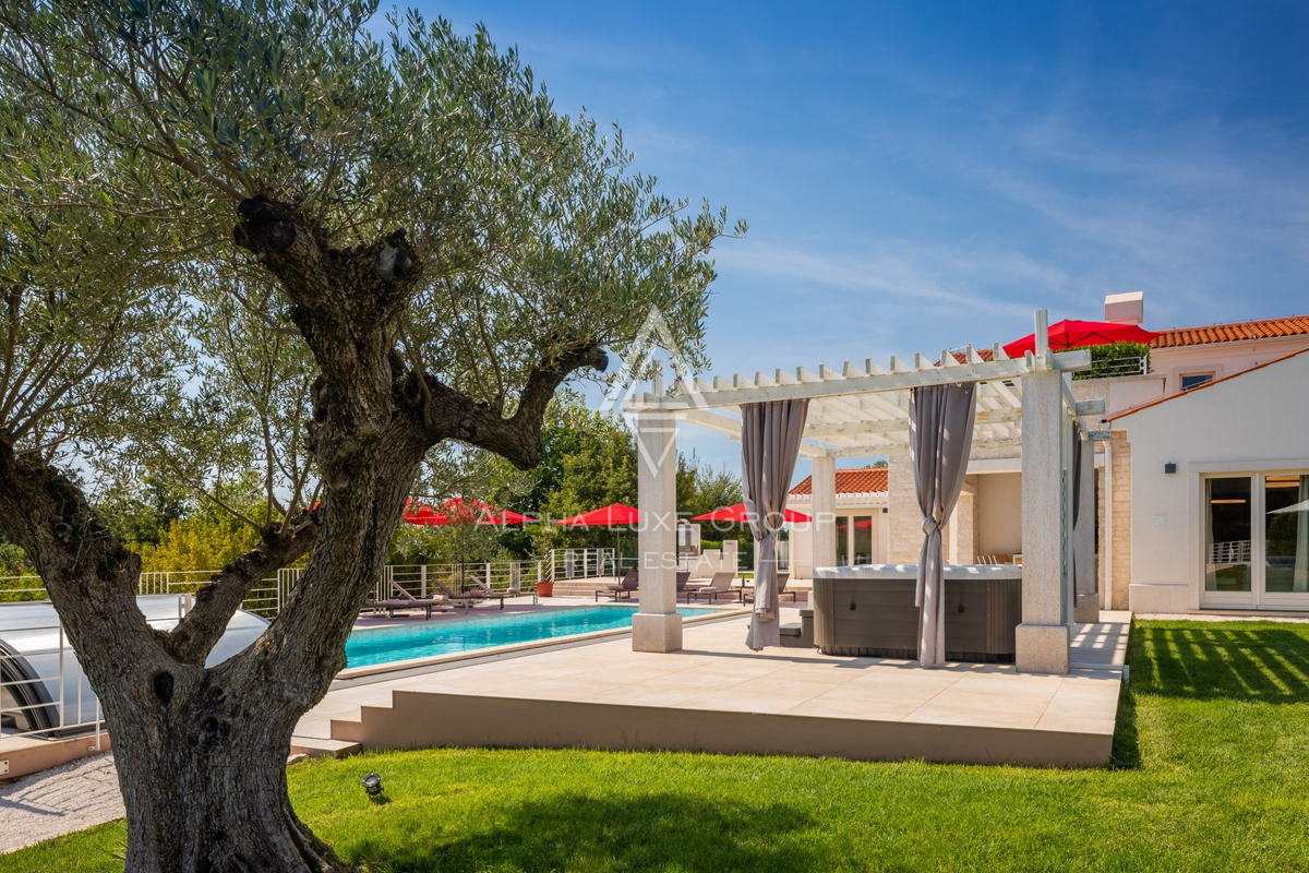 Istria, Svetvinčenat: Villa ampia con piscina e vista