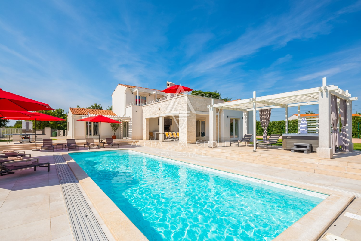 Istria, Svetvinčenat: Villa ampia con piscina e vista