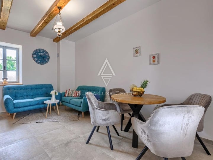 Istria, Poreč – Casa in pietra ristrutturata con Jacuzzi in vendita