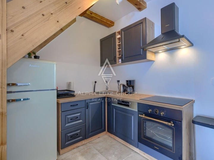 Istria, Poreč – Casa in pietra ristrutturata con Jacuzzi in vendita