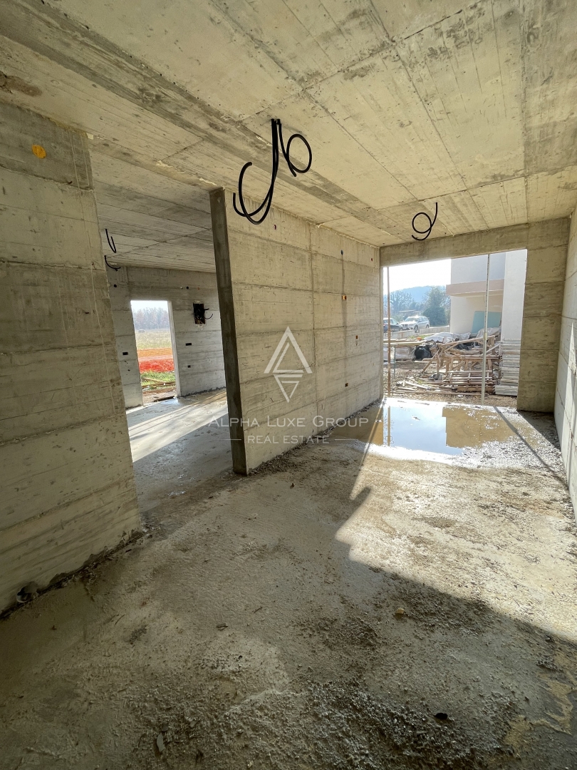 Istria, Poreč – appartamento al piano terra con giardino