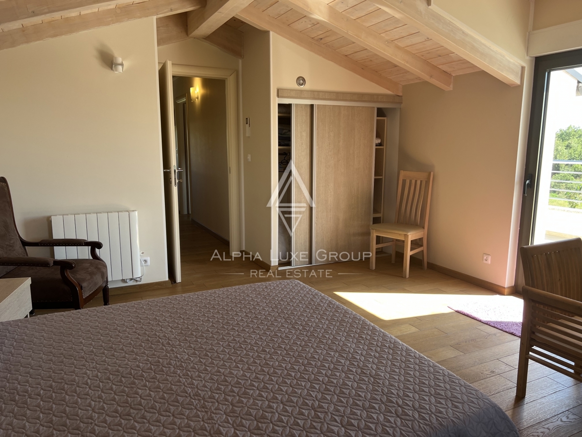 Istria, Juršići – Casa arredata con giardino e vista | Opportunità esclusiva