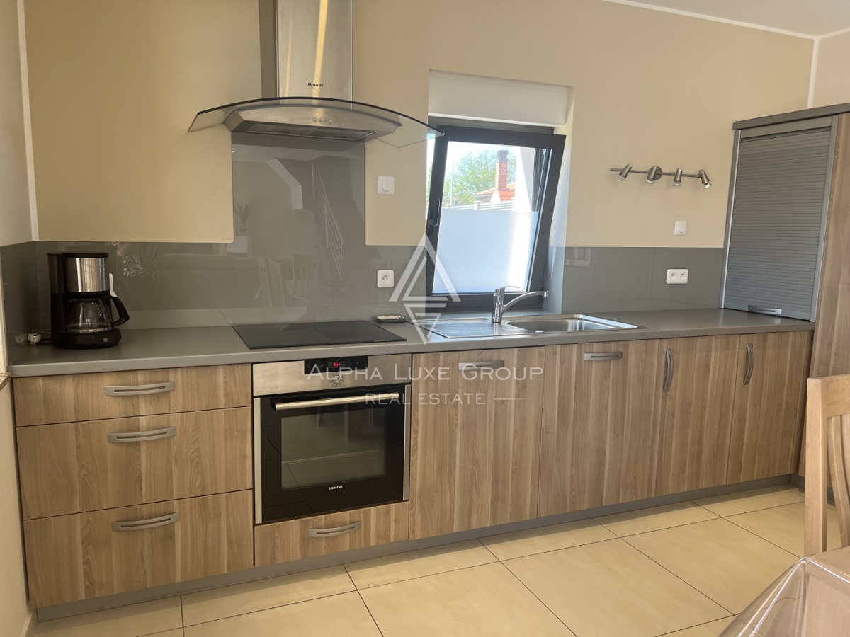 Istria, Juršići – Casa arredata con giardino e vista | Opportunità esclusiva