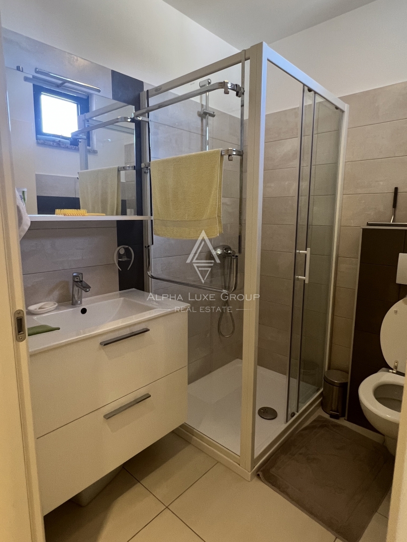 Istria, Juršići – Casa arredata con giardino e vista | Opportunità esclusiva