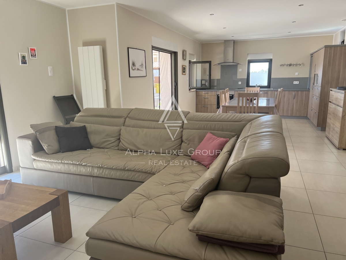 Istria, Juršići – Casa arredata con giardino e vista | Opportunità esclusiva