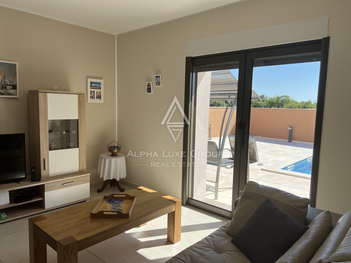 Istria, Juršići – Casa arredata con giardino e vista | Opportunità esclusiva