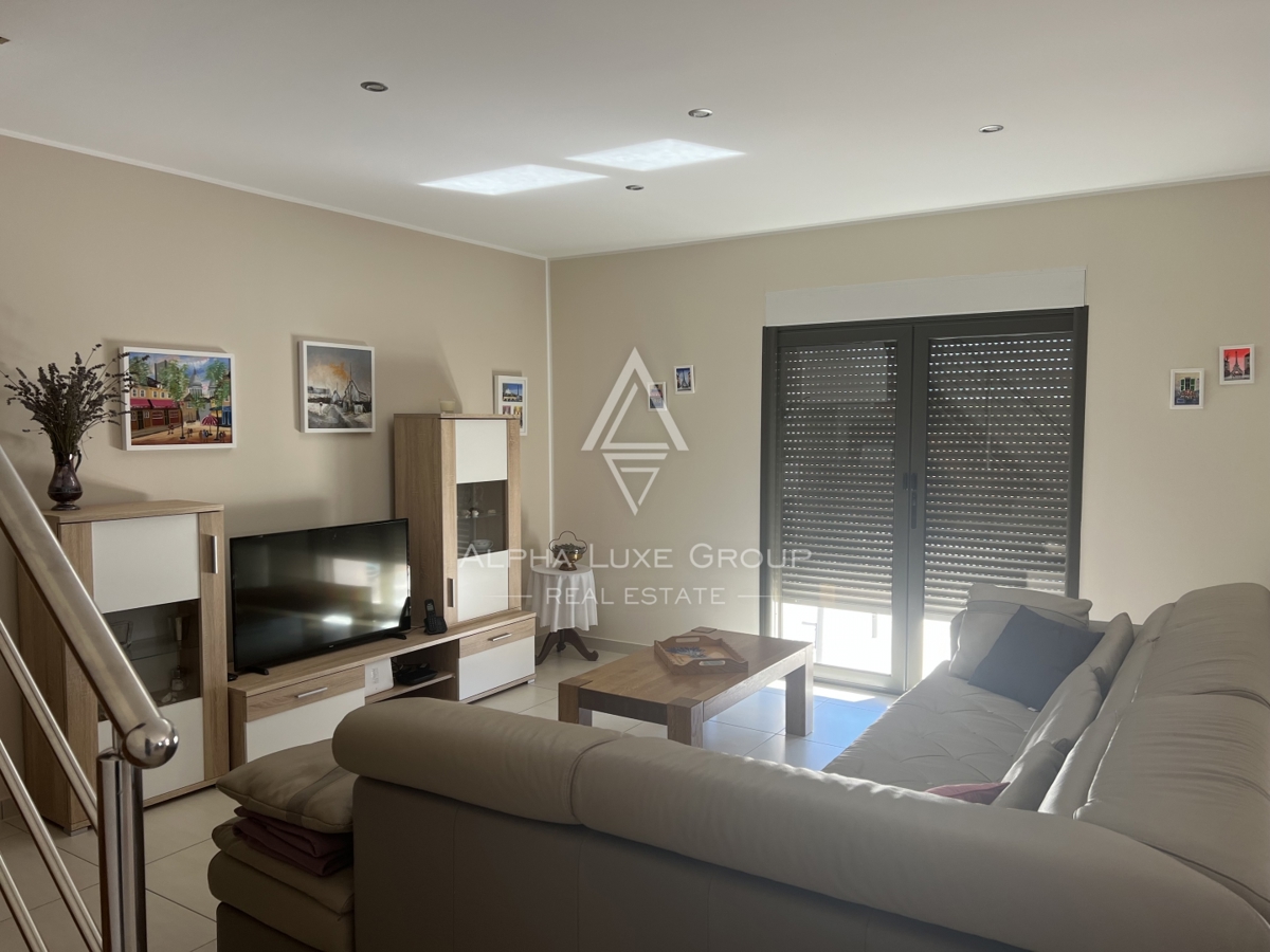 Istria, Juršići – Casa arredata con giardino e vista | Opportunità esclusiva