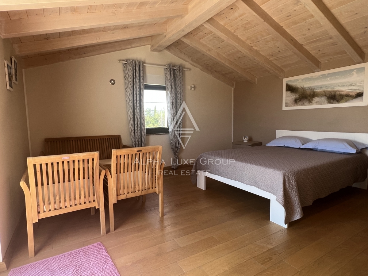 Istria, Juršići – Casa arredata con giardino e vista | Opportunità esclusiva