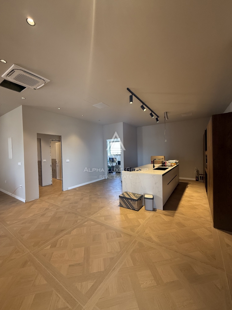 Istria, Parenzo: Opportunità investimento edificio commerciale