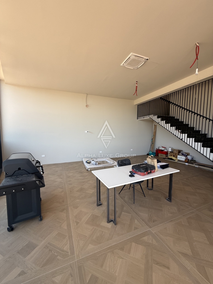 Istria, Parenzo: Opportunità investimento edificio commerciale