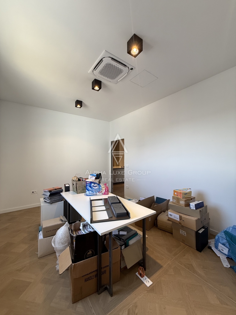 Istria, Parenzo: Opportunità investimento edificio commerciale