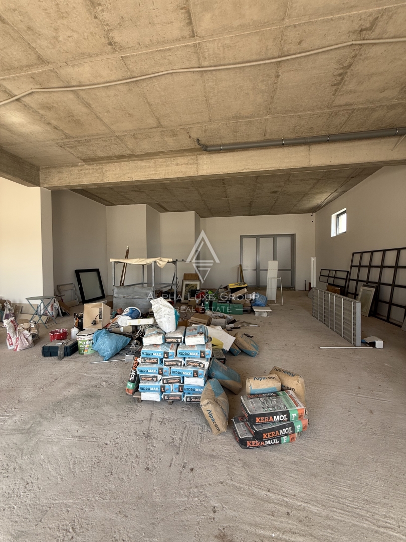 Istria, Parenzo: Opportunità investimento edificio commerciale