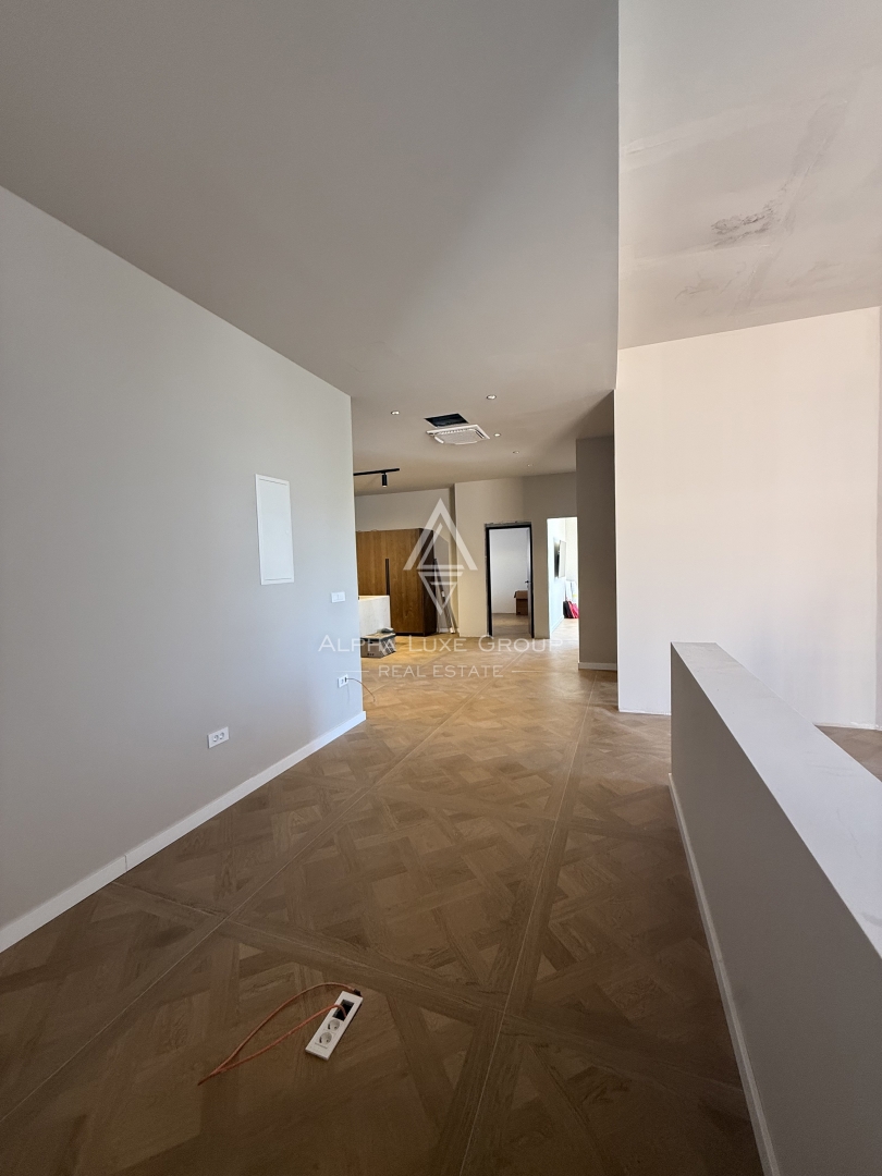 Istria, Parenzo: Opportunità investimento edificio commerciale