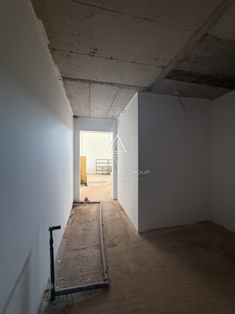 Istria, Parenzo: Opportunità investimento edificio commerciale