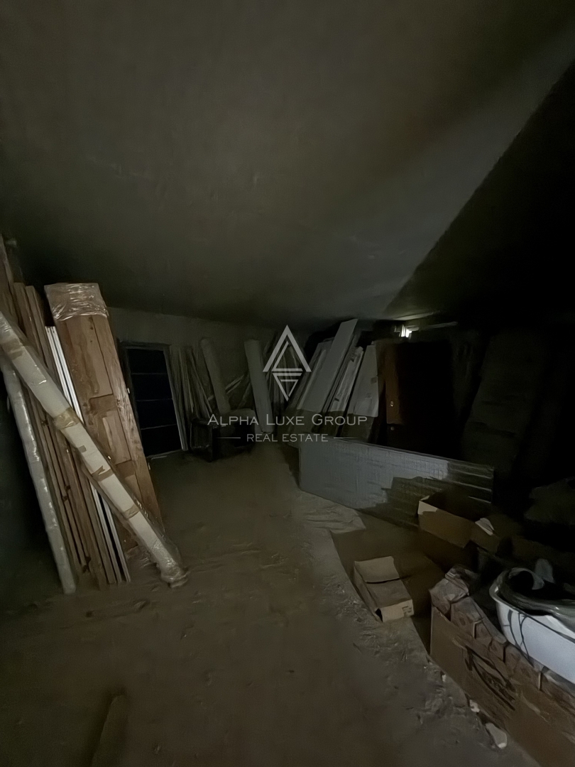 Istria, Parenzo: Opportunità investimento edificio commerciale