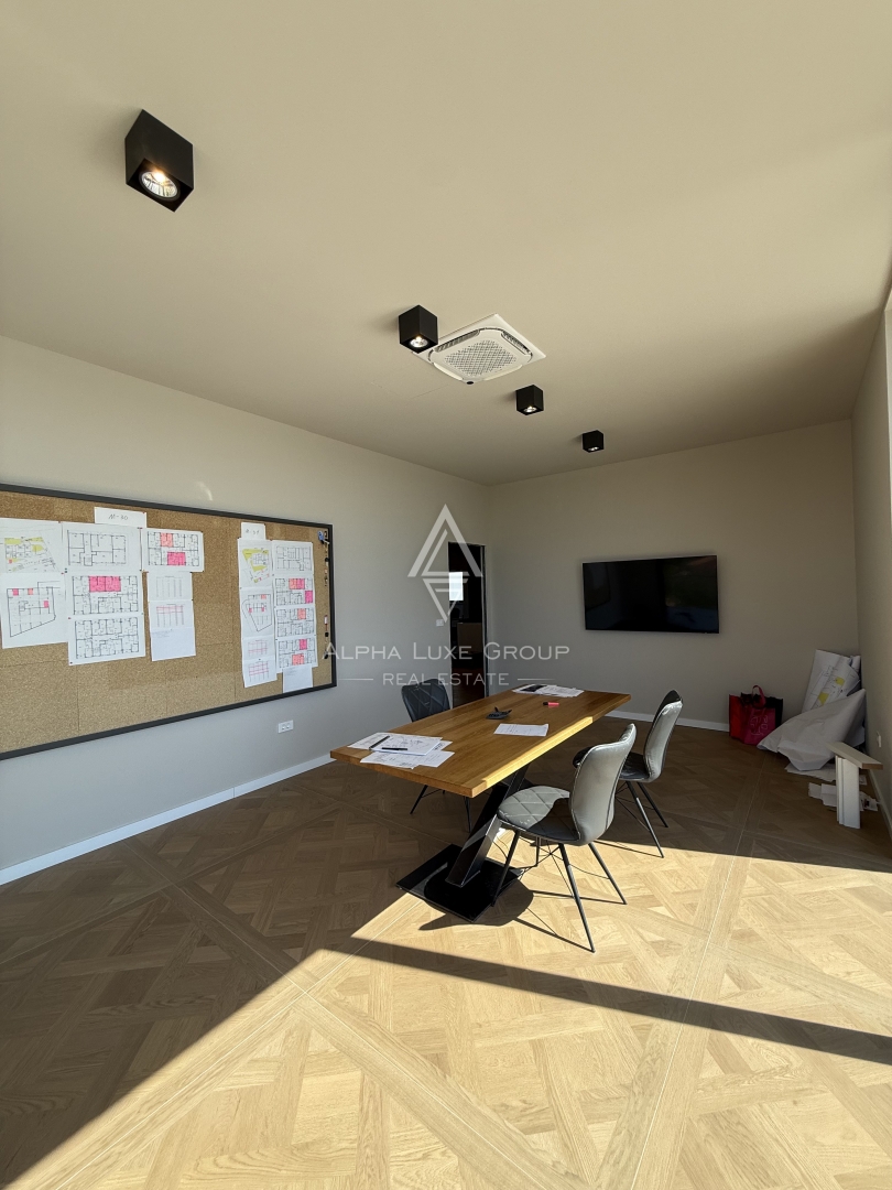 Istria, Parenzo: Opportunità investimento edificio commerciale