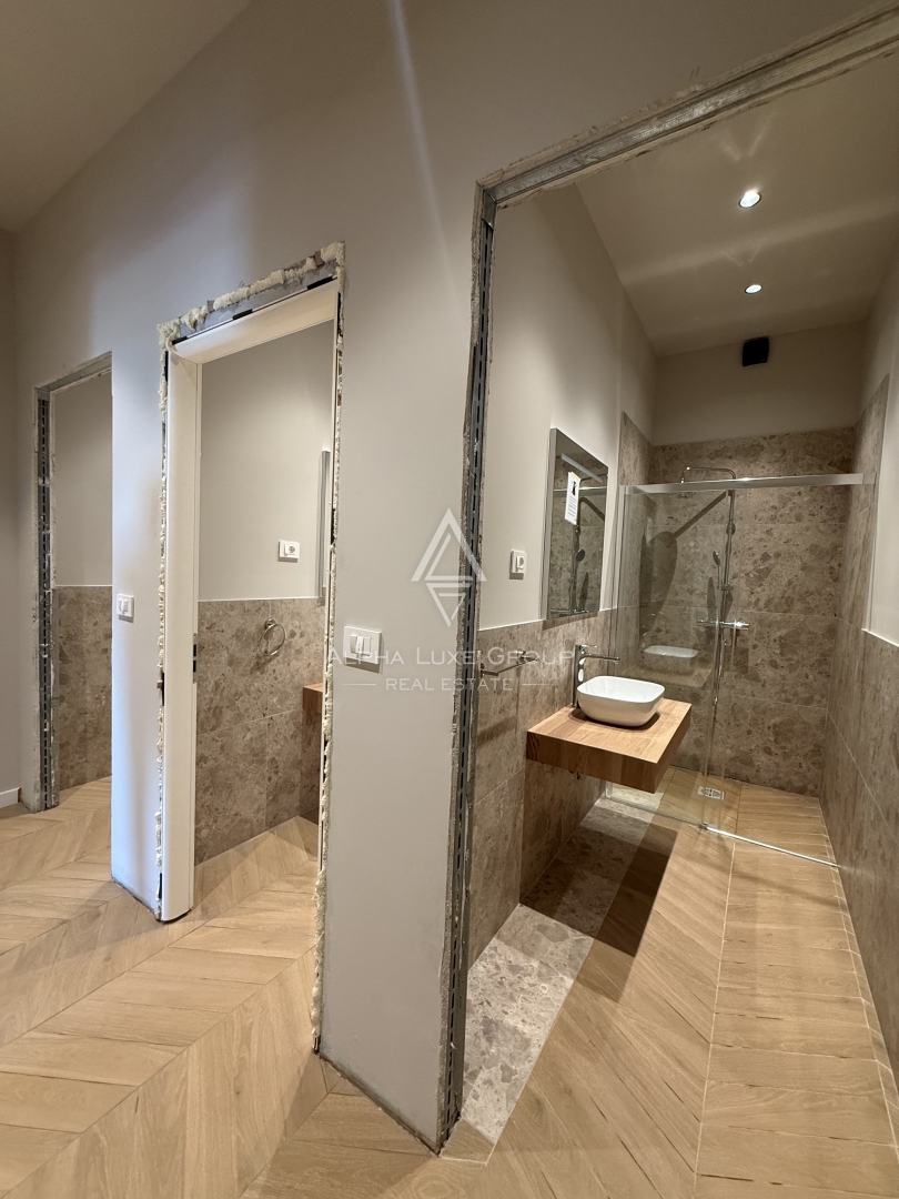 Istria, Parenzo: Opportunità investimento edificio commerciale