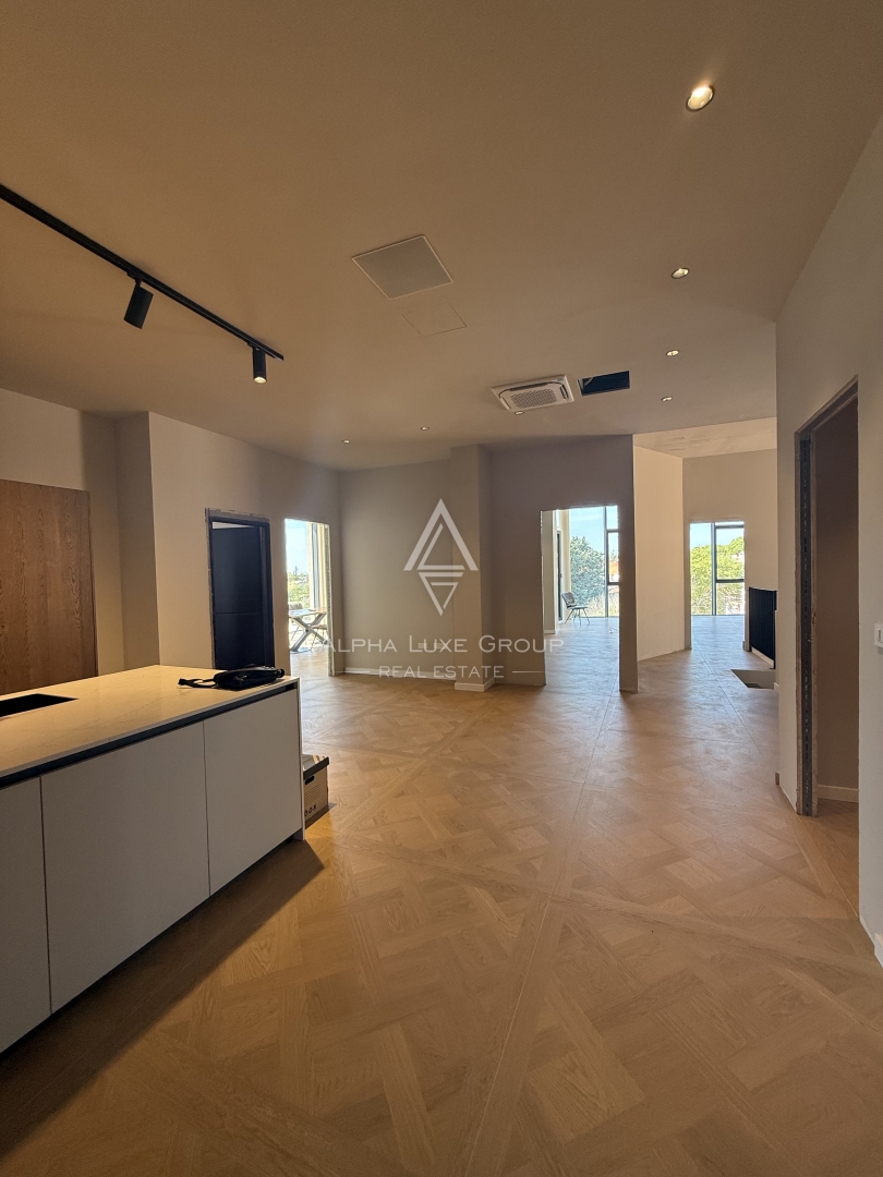 Istria, Parenzo: Opportunità investimento edificio commerciale