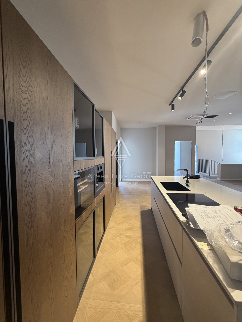 Istria, Parenzo: Opportunità investimento edificio commerciale