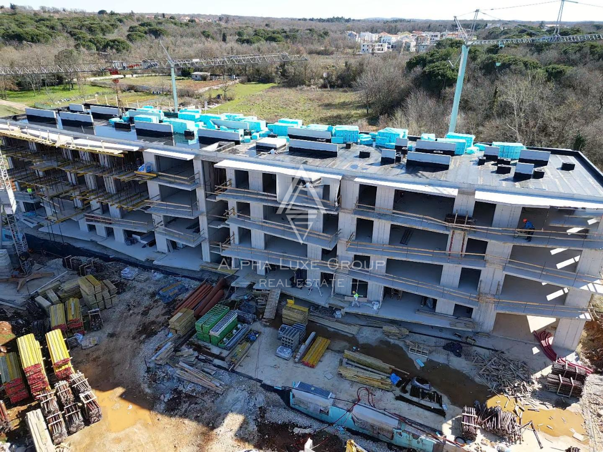 Istria, Poreč, Appartamento moderno con terrazze vicino al mare in vendita