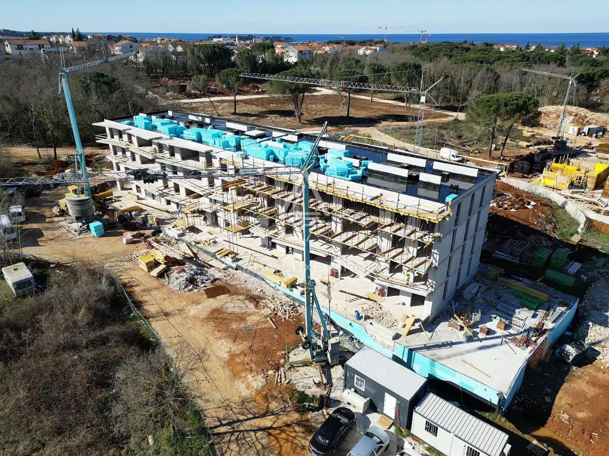 Istria, Poreč, Appartamento moderno con terrazze vicino al mare in vendita