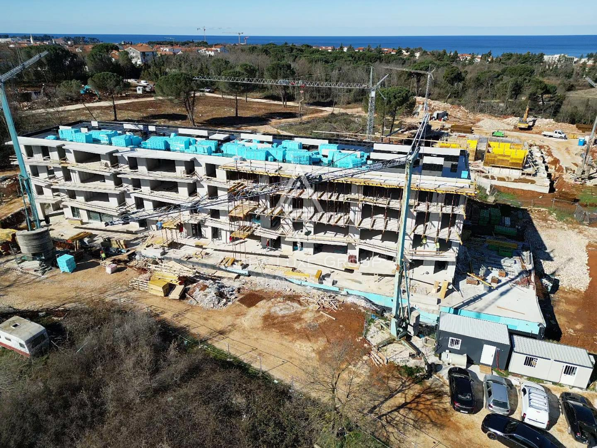 Istria, Poreč, Appartamento moderno con terrazze vicino al mare in vendita