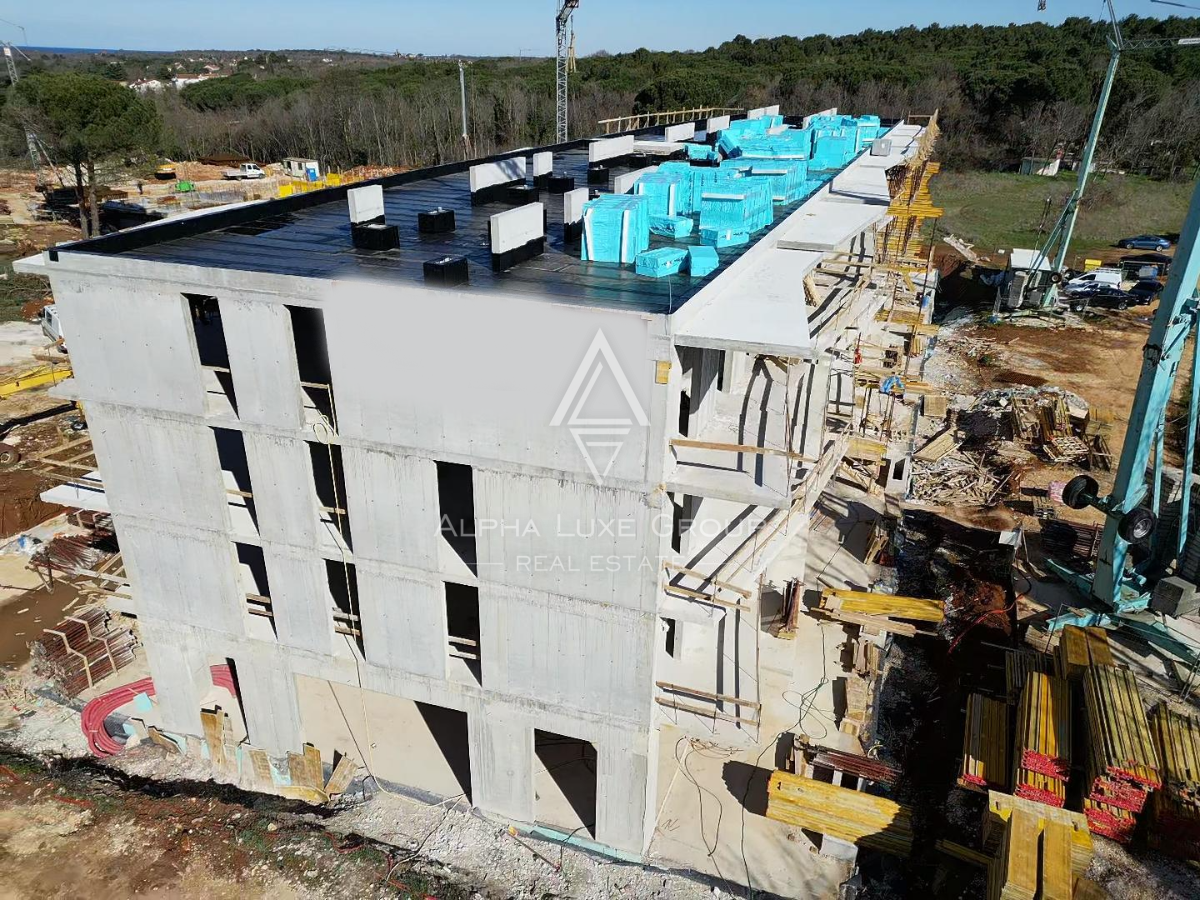 Istria, Poreč, Appartamento moderno con terrazze vicino al mare in vendita