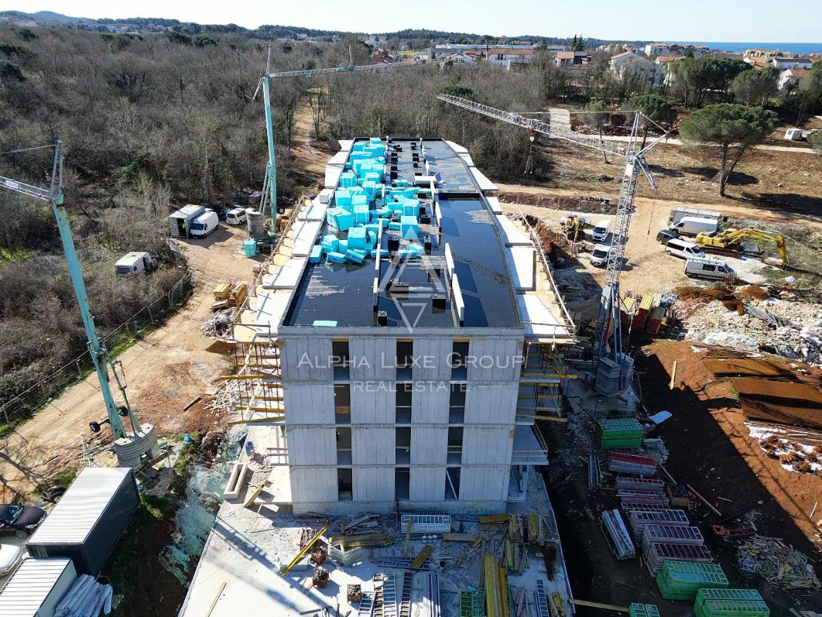 Istria, Poreč, Appartamento moderno con terrazze vicino al mare in vendita