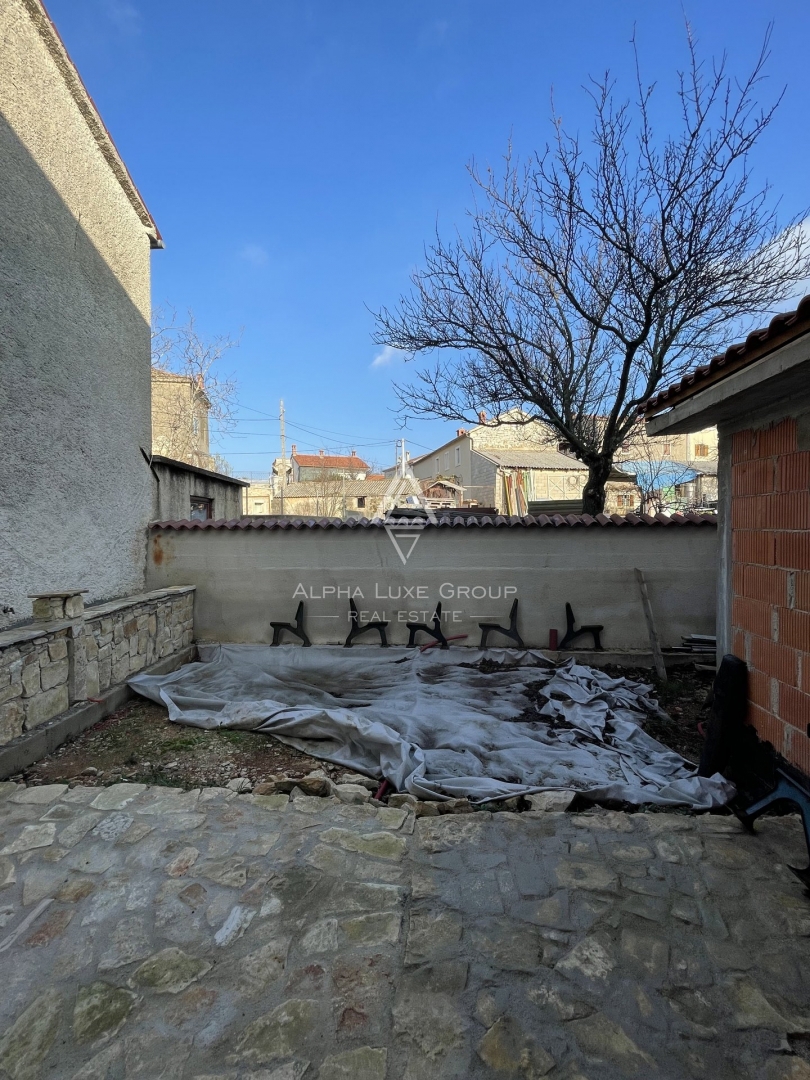 Istria, Kaštelir, Casa a schiera con vista mare in vendita