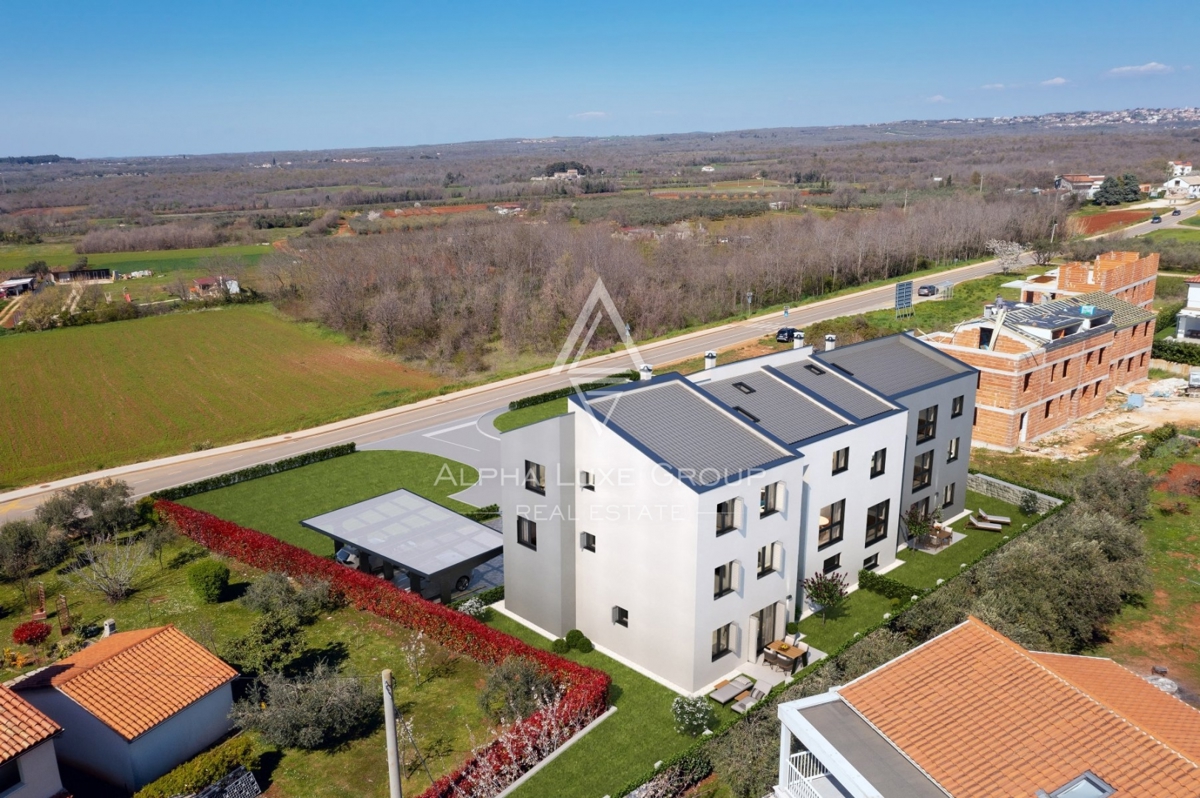 Istria, Poreč - Appartamento al piano terra con giardino in posizione tranquilla