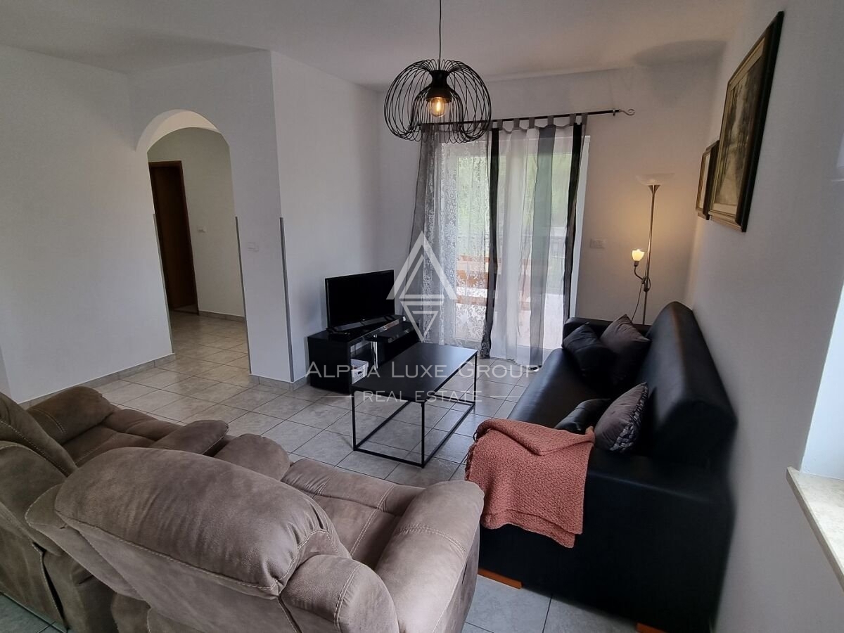 Istria, Žminj, Ampia proprietà con tre edifici e potenziale investimento