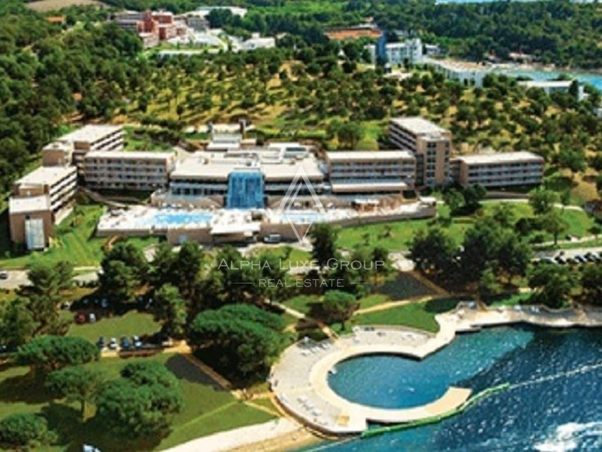 Istria, Žminj, Ampia proprietà con tre edifici e potenziale investimento
