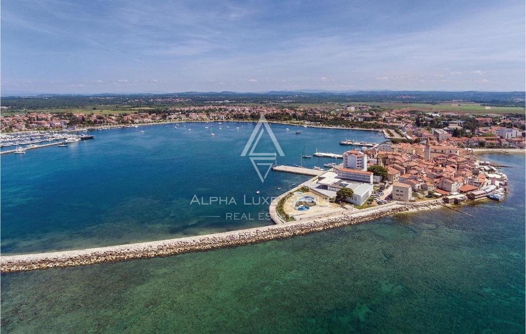 Istria, Umag, Ampia casa vacanze con piscina e area wellness