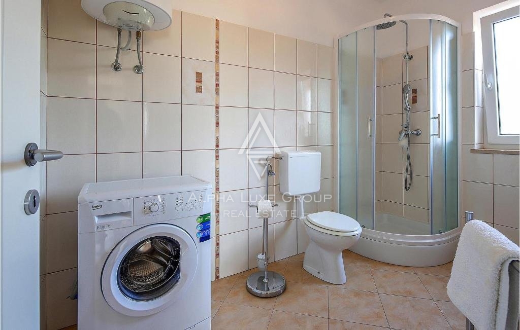 Istria, Umag, Ampia casa vacanze con piscina e area wellness
