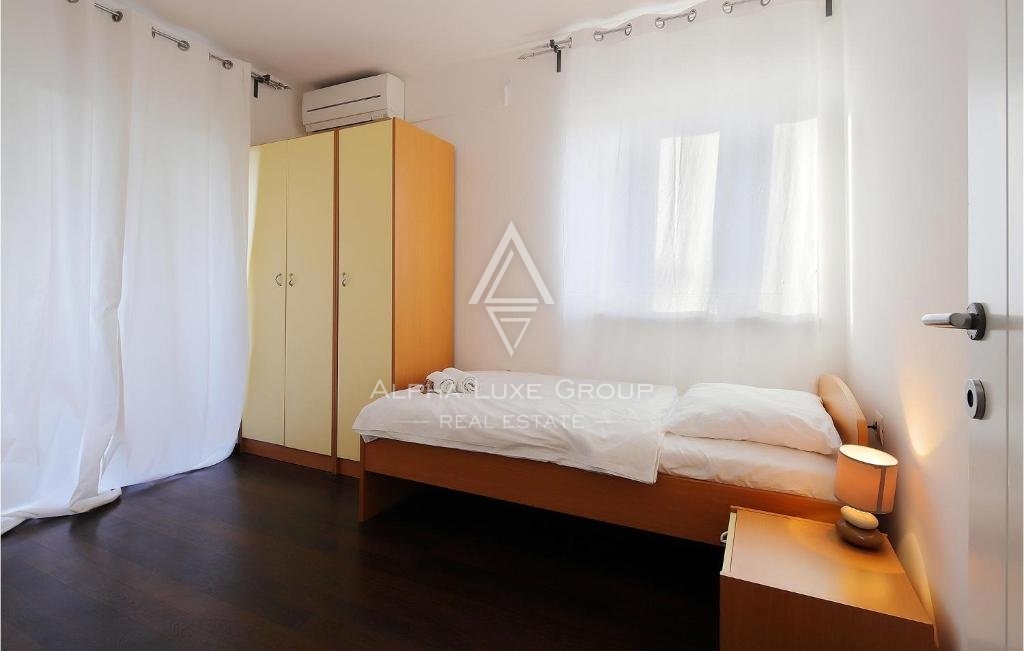 Istria, Umag, Ampia casa vacanze con piscina e area wellness