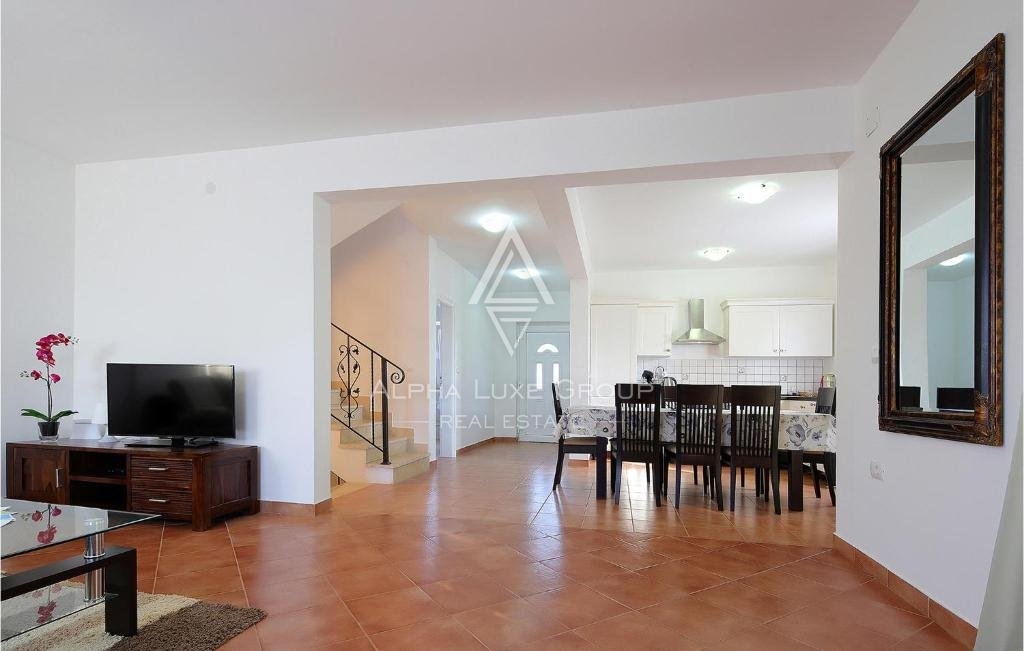 Istria, Umag, Ampia casa vacanze con piscina e area wellness