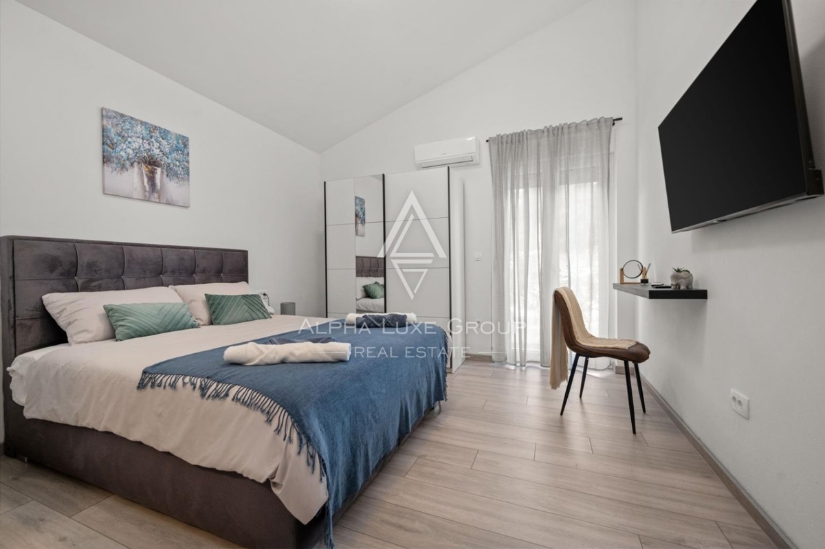 Istria, Labin, Casa moderna con piscina immersa nella natura