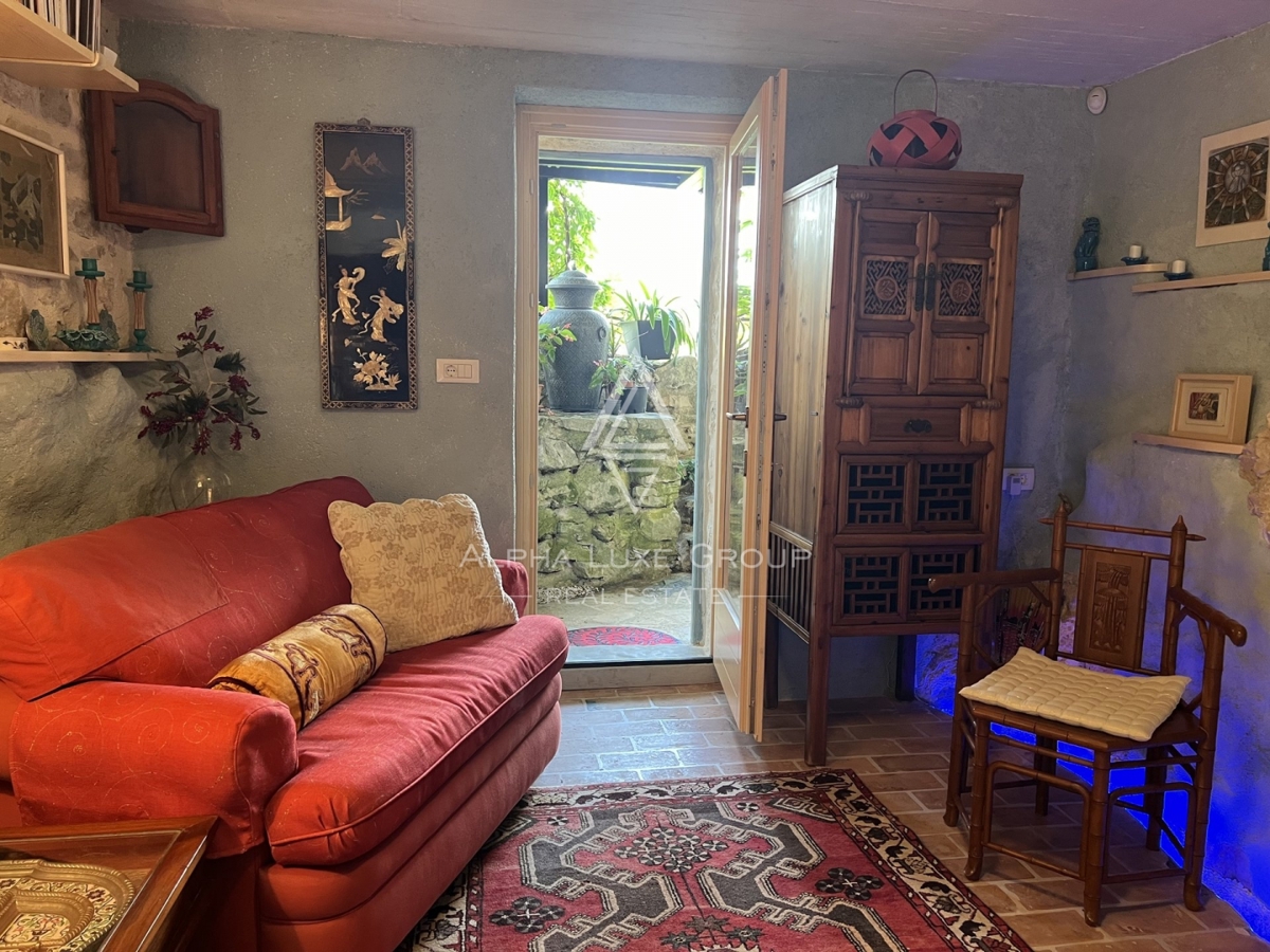 Buje, Istria: Incantevole villa panoramica in pietra in vendita